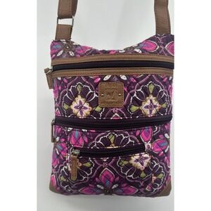 Stone Mountain Quilted Style Shoulder Crossbody 3 Zipper Stash Pockets Paisley